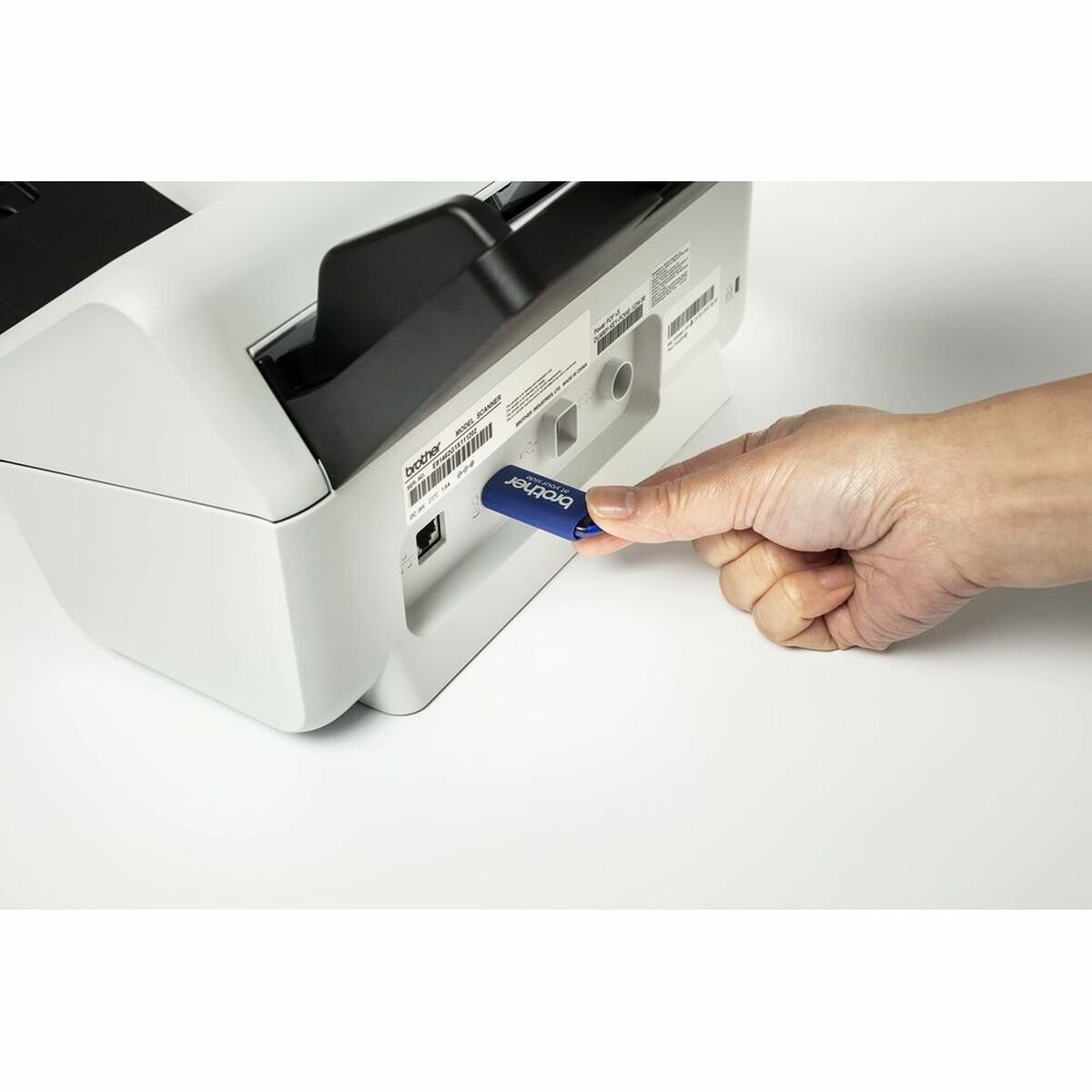 Escáner Portátil Brother ADS-4300N 40 ppm